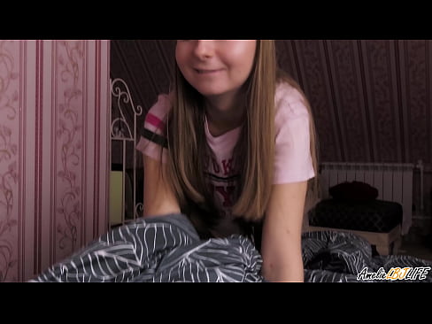 ❤️ Blondi imee hänen BFF:nsä syvälle ja saa spermaa suuhunsa ️❌ Porno fb at us ☑